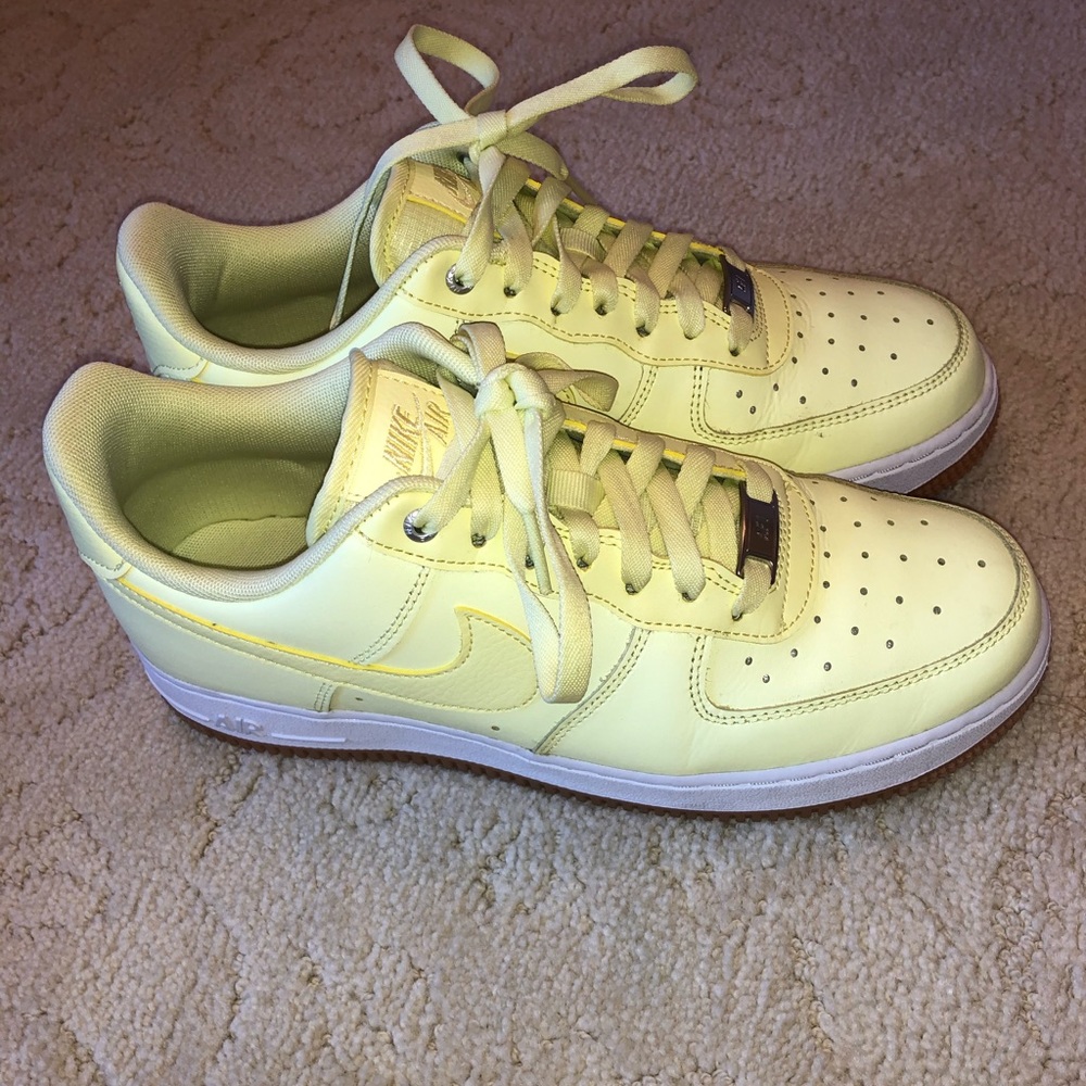 Women’s Nike Air Force 1 “Luminous Green”